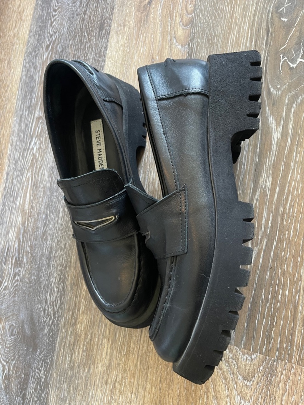 Steve Madden Lawrence Black Leather Lug-Sole Penny Loafers Y2K - Picture 8 of 8